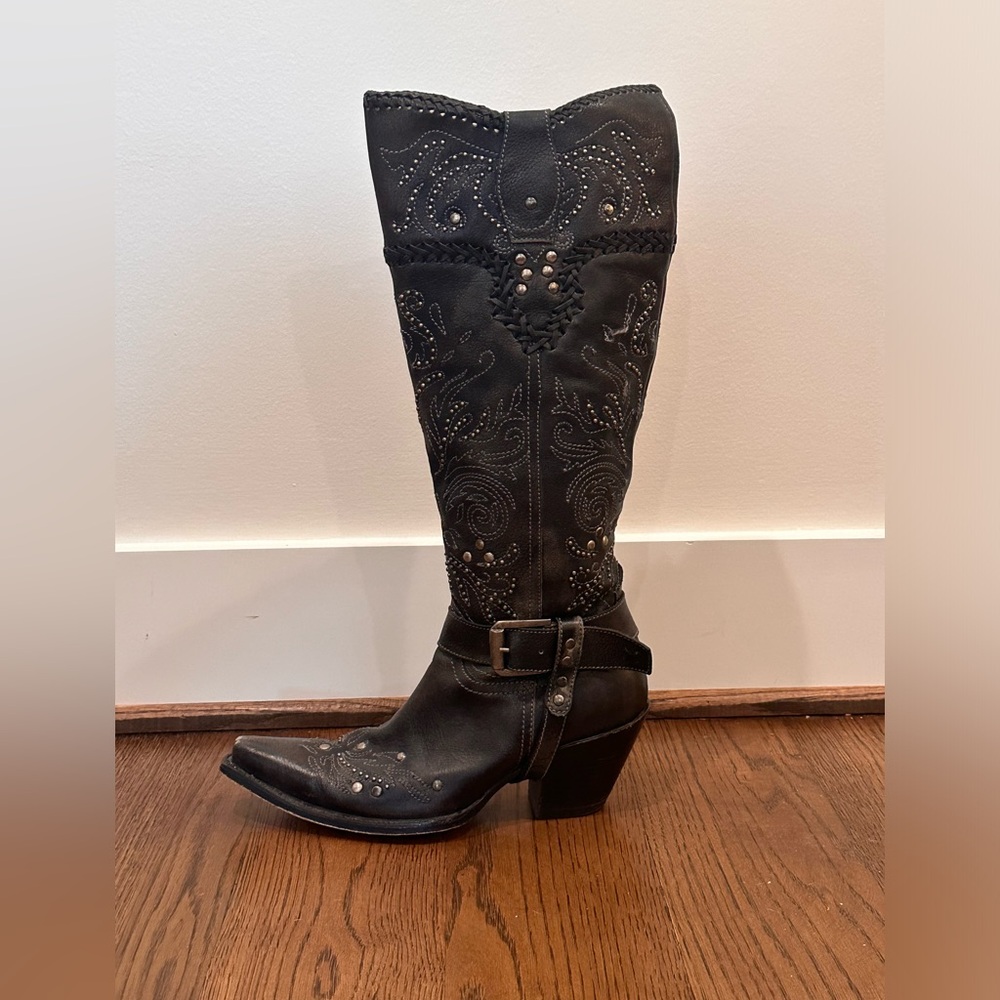 Corral Distressed Black Leather Boots (size 8)